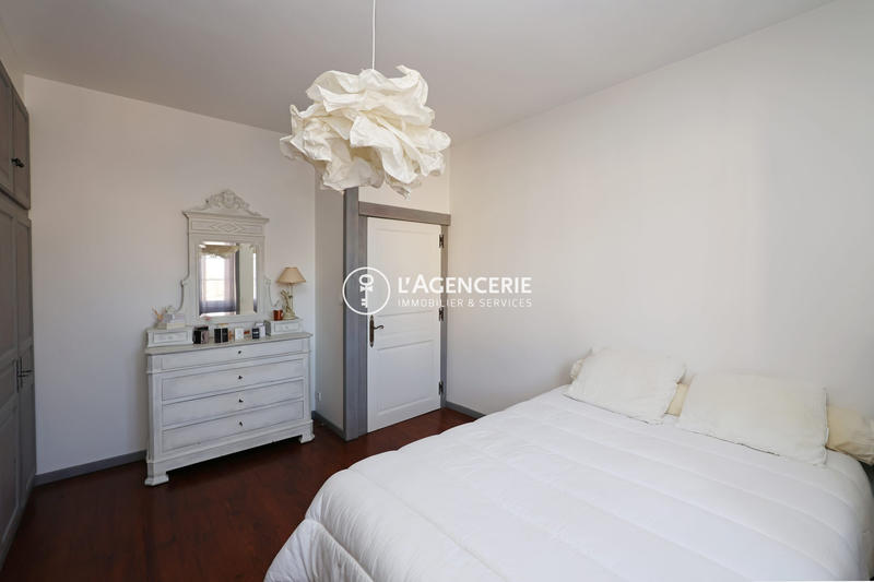 Maison - 207 m² - 6 pièces