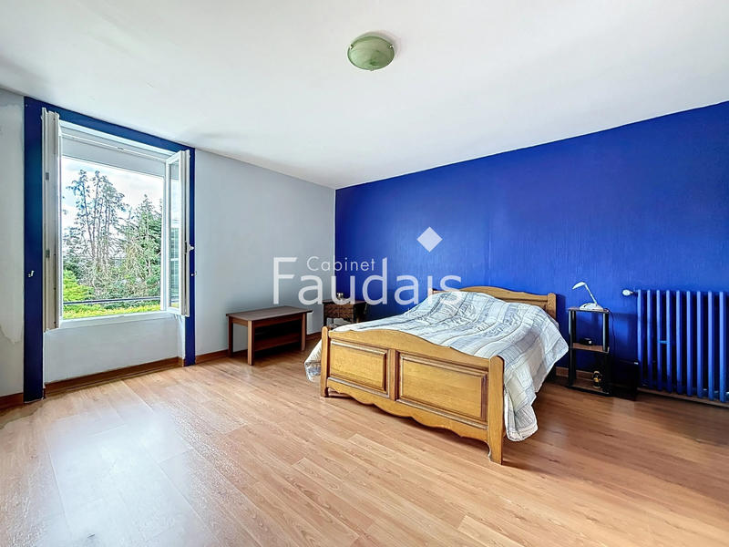 Maison - 195 m² - 7 pièces