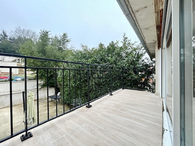 Maison - 214 m² - 7 pièces