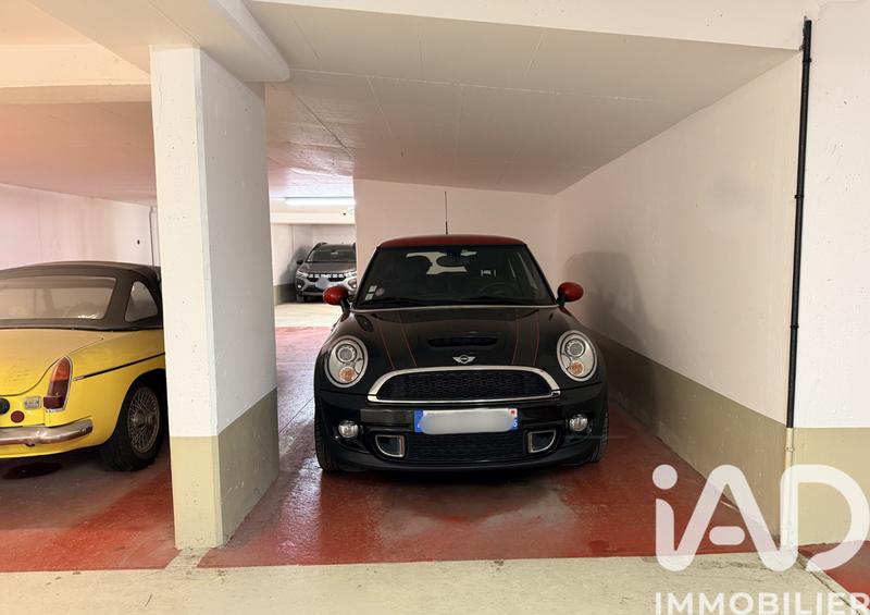 Parking - 150 m²