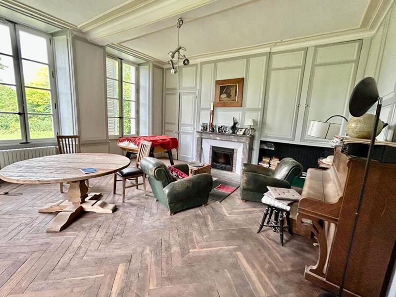 Maison - 484 m² - 12 pièces