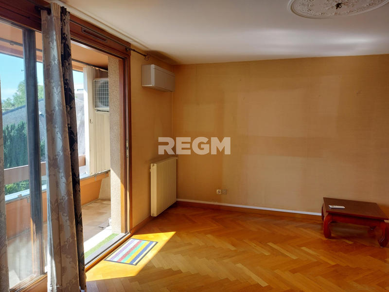 Appartement - 90 m² - 4 pièces