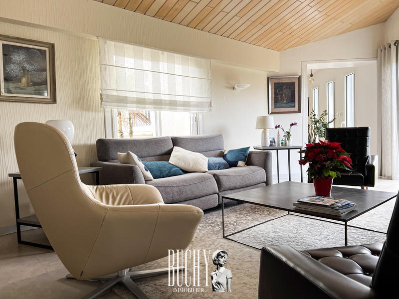 Maison - 215 m² - 7 pièces