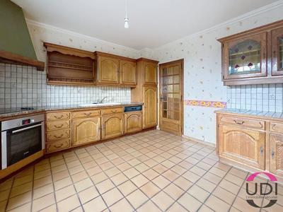 Maison - 167 m² - 8 pièces