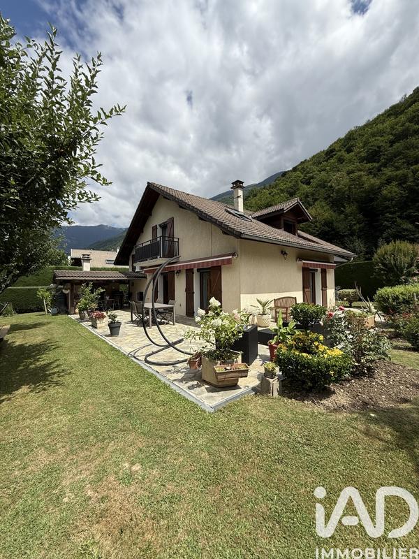 Maison - 102 m² - 5 pièces