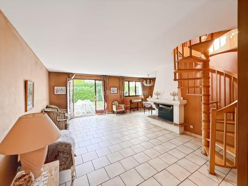 Maison - 145 m² - 6 pièces