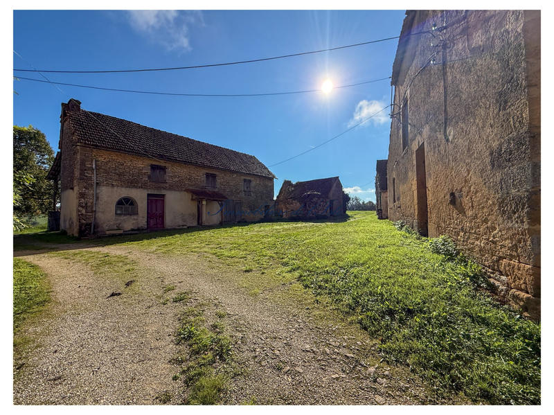 Maison - 236 m² - 9 pièces