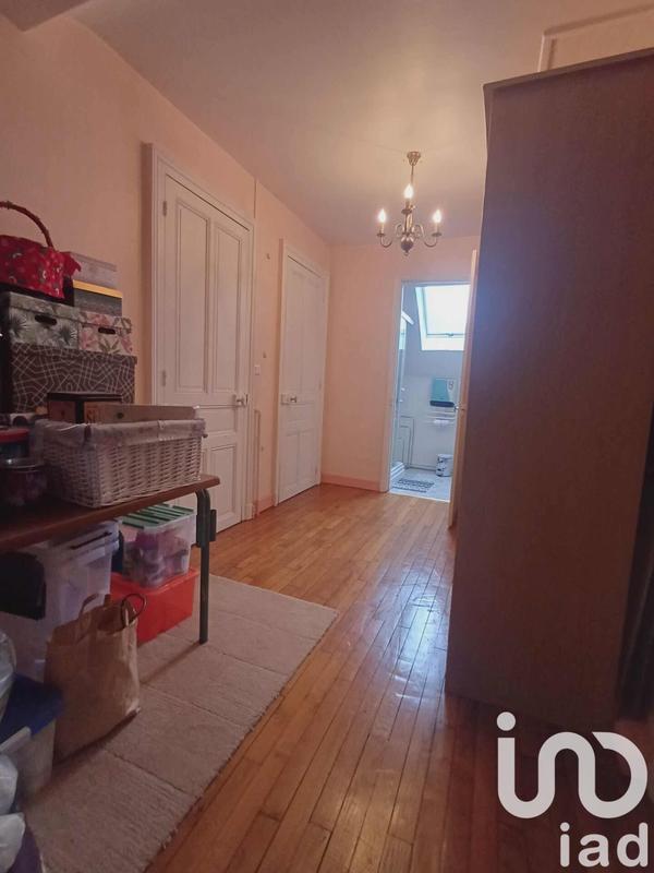 Maison - 241 m² - 8 pièces