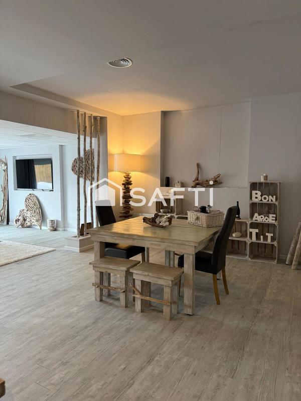 Maison - 245 m² - 4 pièces
