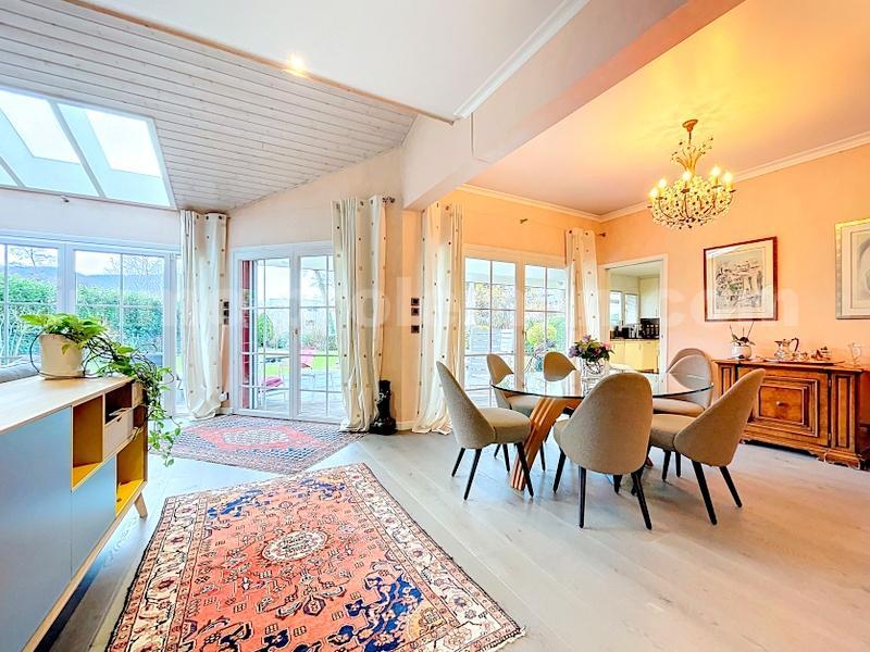 Maison - 297 m² - 7 pièces