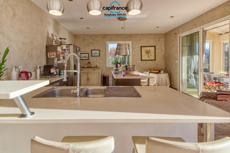 Propriété - 190 m² - 6 pièces