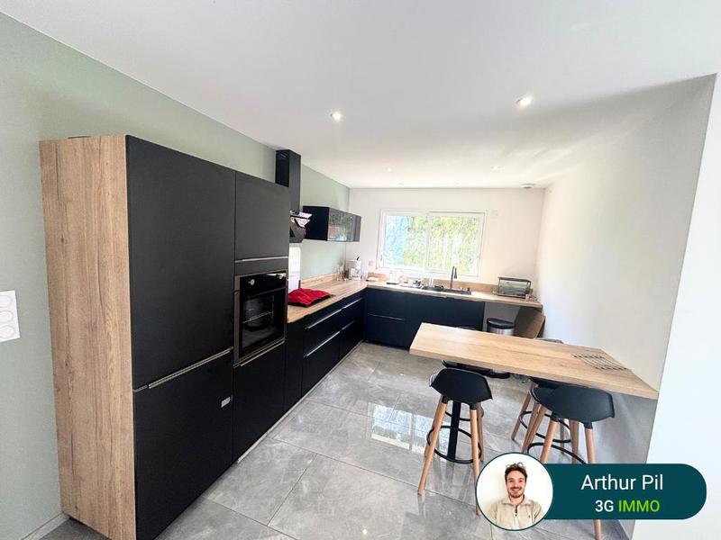 Maison - 121 m² - 5 pièces