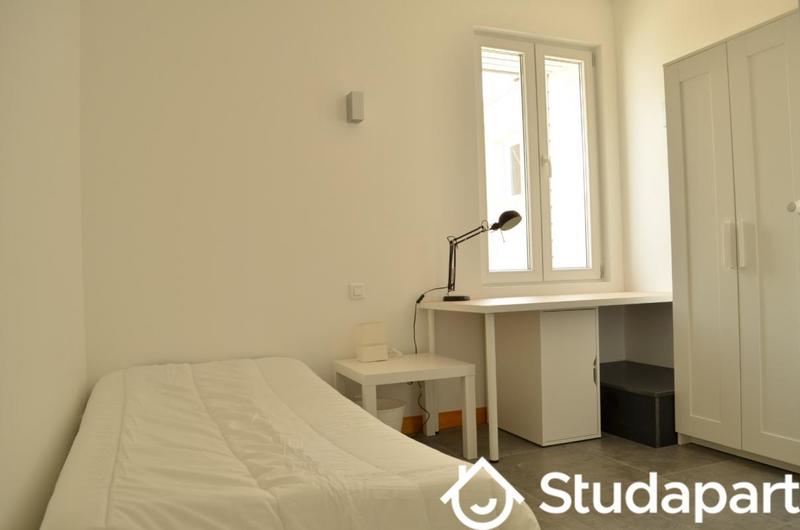 Chambre - 12 m² - 1 pièce