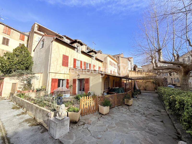 Appartement - 81 m² - 5 pièces