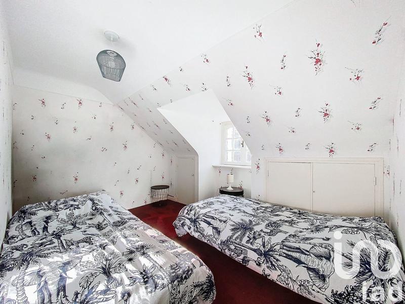 Maison - 161 m² - 8 pièces