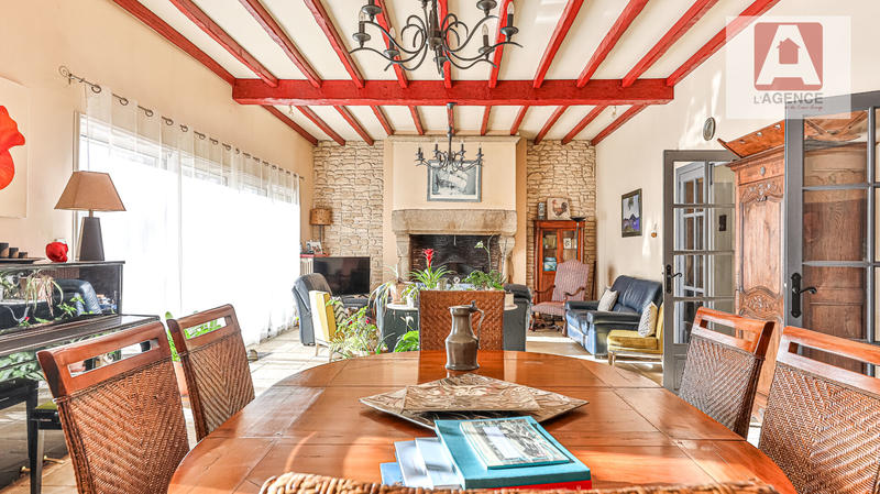 Maison - 346 m² - 8 pièces