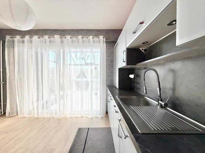 Maison - 219 m² - 8 pièces