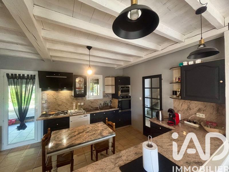 Maison - 200 m² - 8 pièces