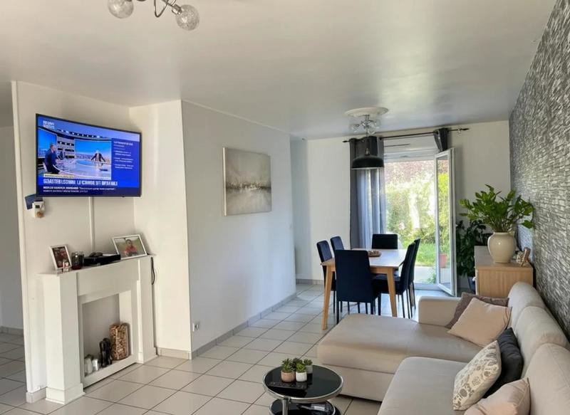 Maison - 93 m² - 5 pièces