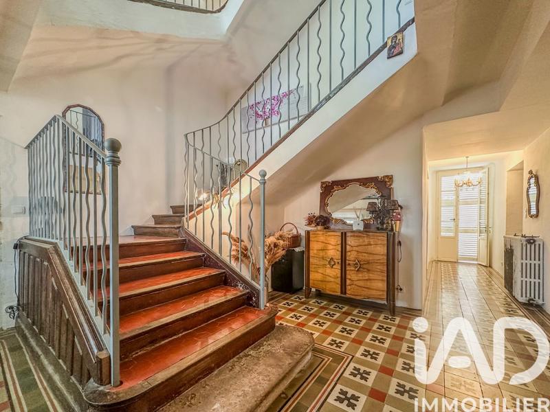 Maison - 736 m² - 15 pièces