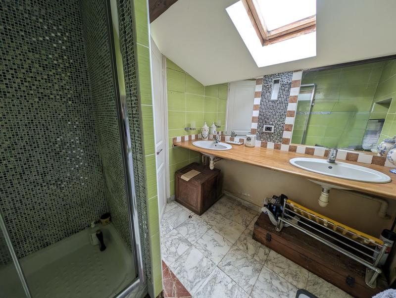 Villa - 251 m² - 8 pièces