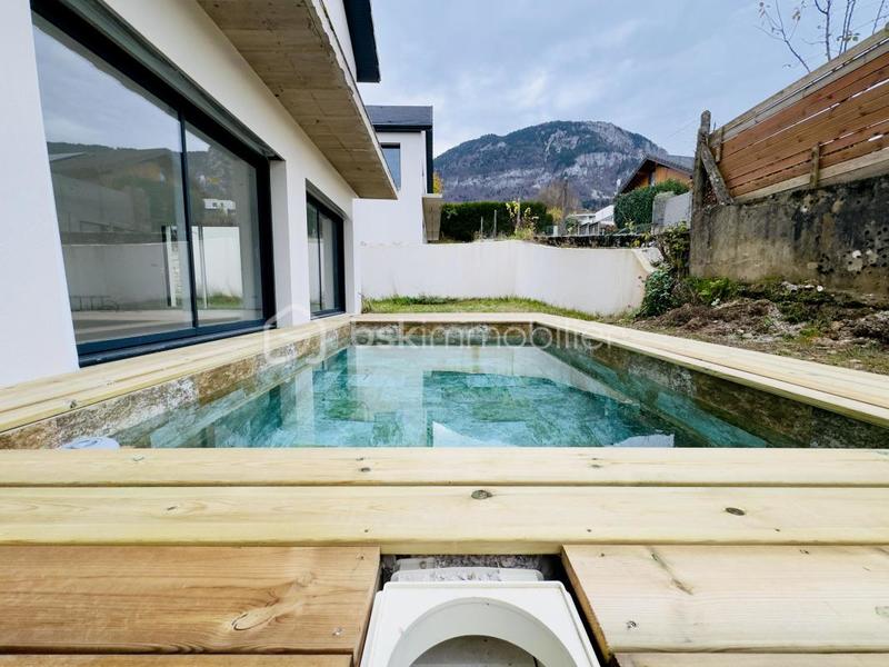 Maison - 120 m² - 4 pièces