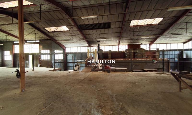 Entrepôt - 760 m² - 1 pièce