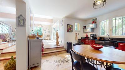 Maison - 170 m² - 6 pièces