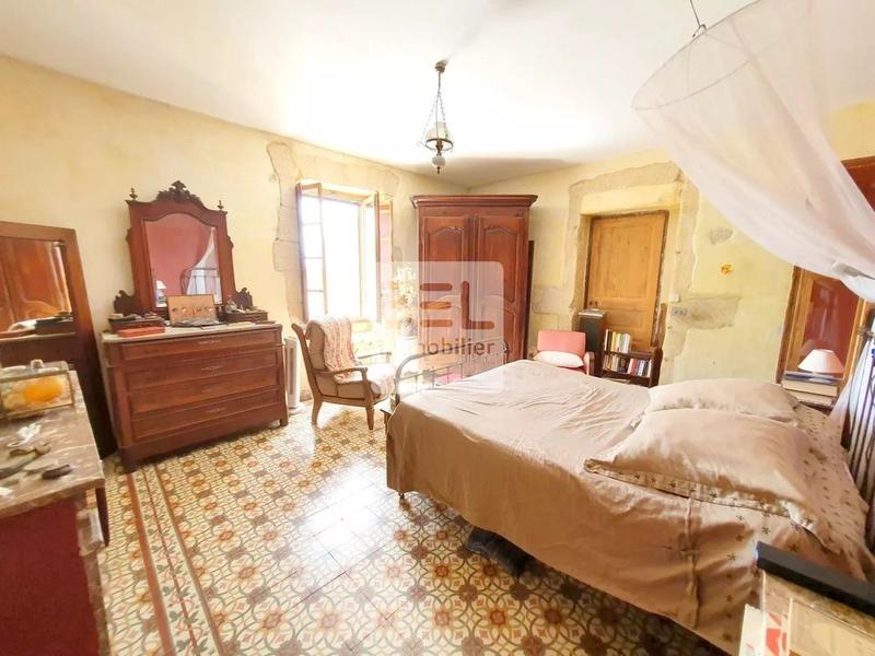 Maison de village - 242 m² - 10 pièces