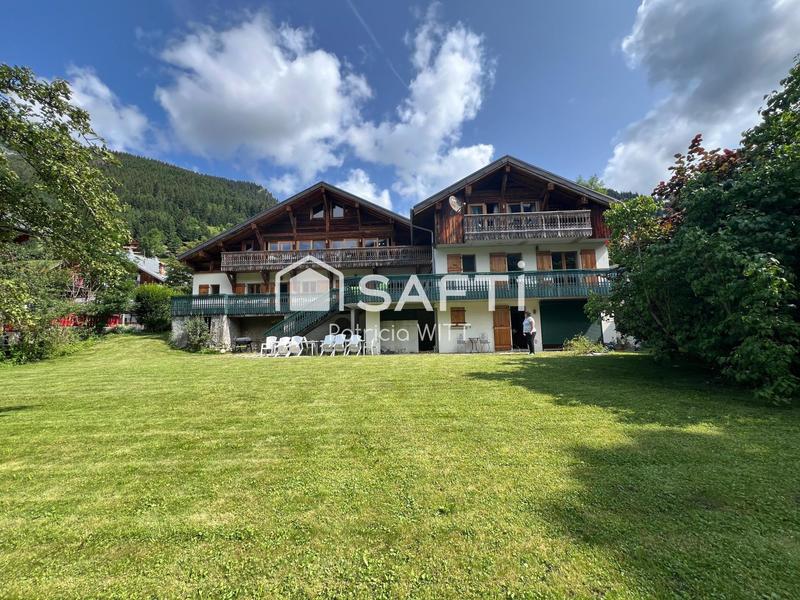 Châlet - 395 m² - 10 pièces