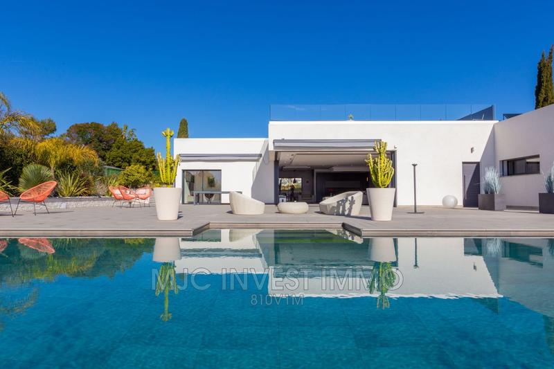 Villa - 257 m² - 10 pièces