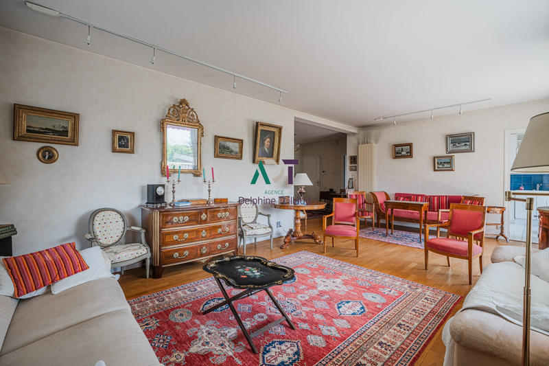 Appartement - 140 m² - 5 pièces