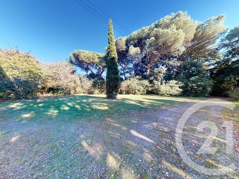 Maison - 400 m² - 8 pièces