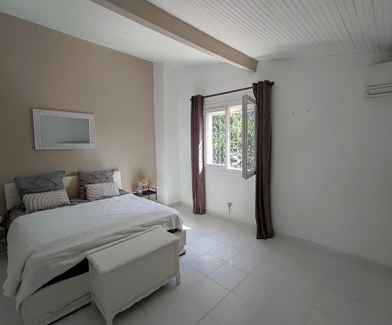 Maison - 270 m² - 11 pièces