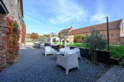 Maison - 225 m² - 6 pièces