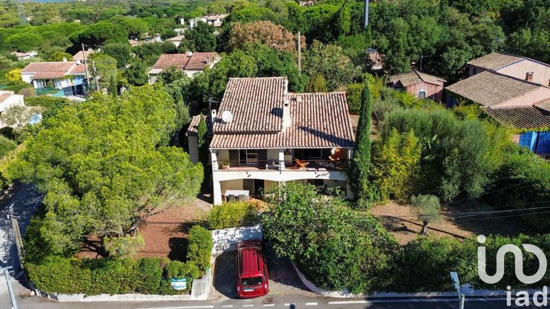 Maison - 182 m² - 7 pièces