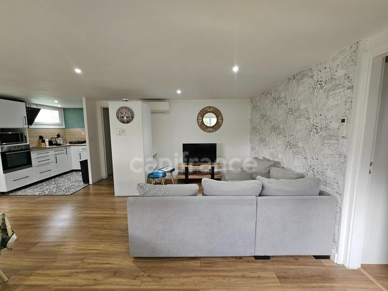 Maison - 97 m² - 5 pièces