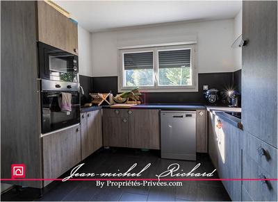 Maison - 183 m² - 6 pièces