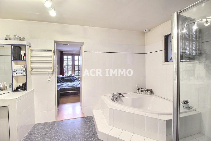 Maison - 270 m² - 8 pièces