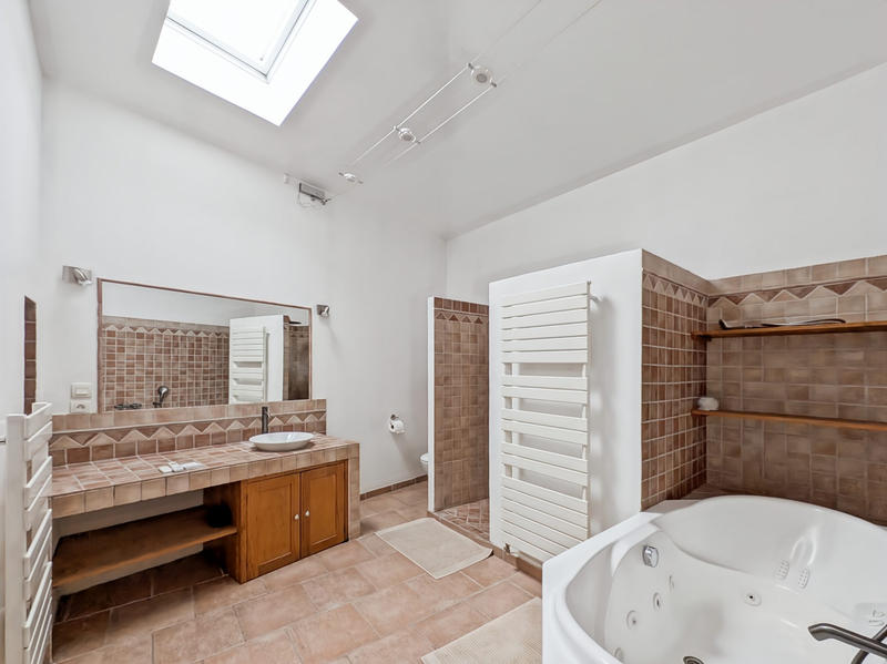 Maison - 200 m² - 7 pièces