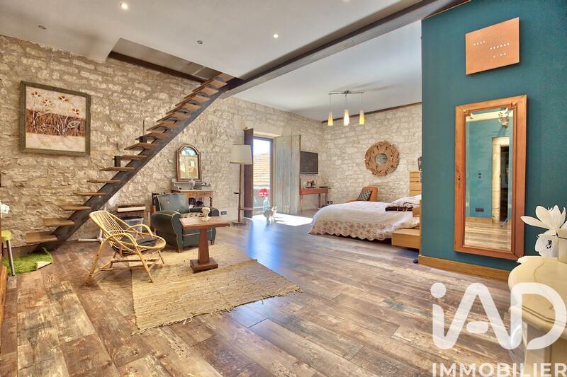 Maison - 356 m² - 11 pièces