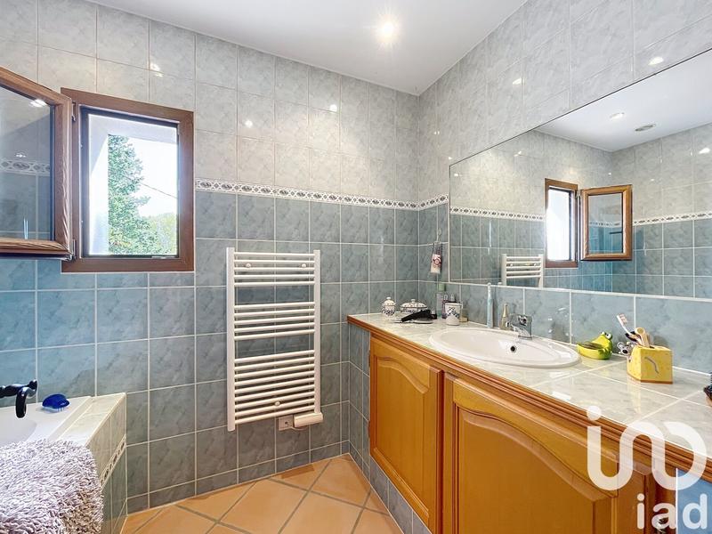 Maison - 198 m² - 7 pièces