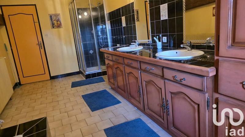 Maison - 283 m² - 9 pièces