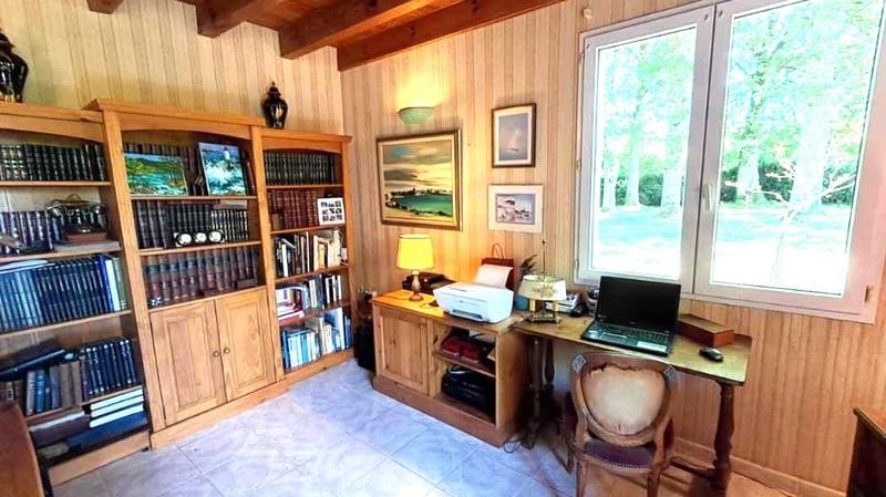 Propriété - 244 m² - 7 pièces