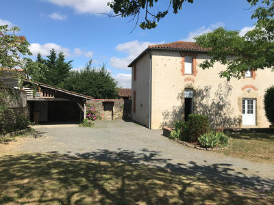 Maison - 168 m² - 9 pièces