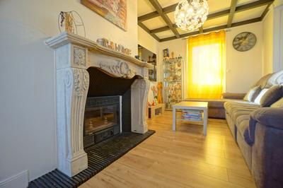 Maison - 242 m² - 10 pièces