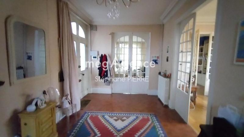 Villa - 270 m² - 9 pièces