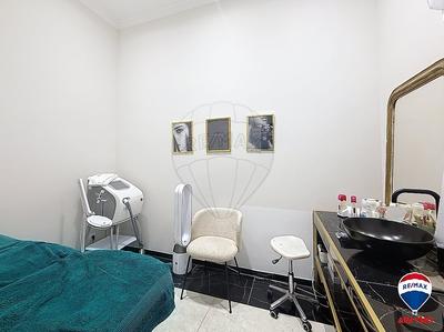 Local commercial - 44 m² - 4 pièces