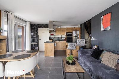 Appartement - 80 m² - 4 pièces