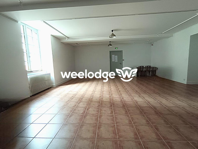 Maison - 392 m² - 15 pièces